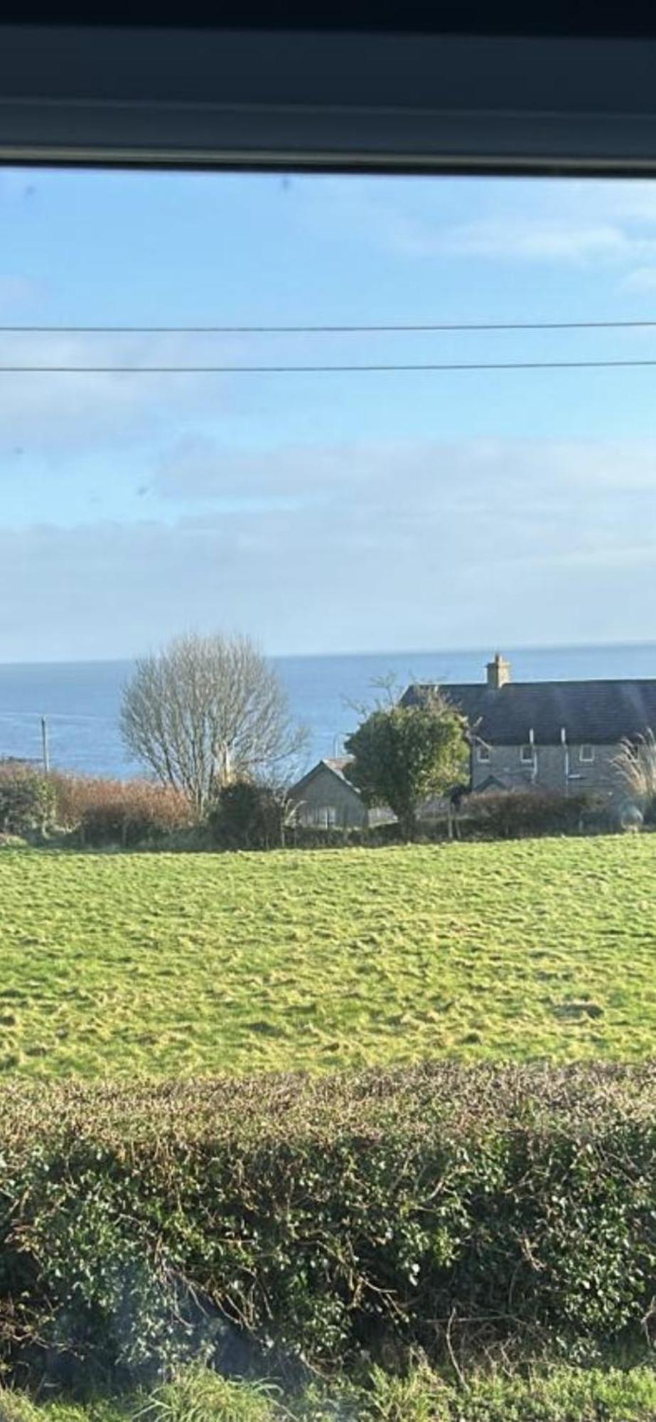 Cosy Cottage With Sea & Mountain Views Карнлау Экстерьер фото